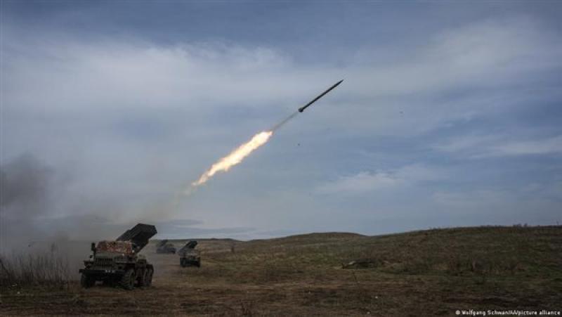 سماع دوي انفجارات 