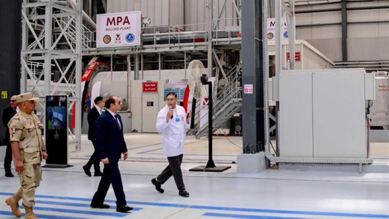 الرئيس السيسي يفتتح مجمع مصانع إنتاج الكوارتز 