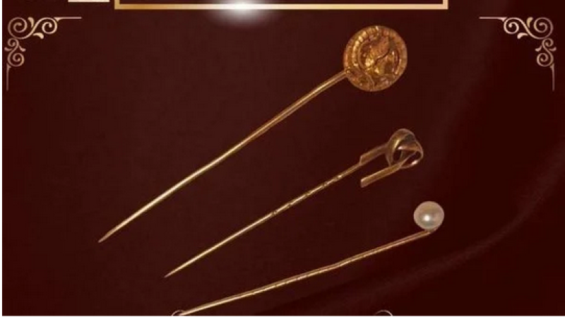 عرض 3 دبابيس من الذهب الخالص