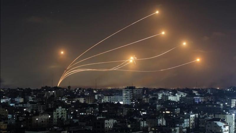 قصف تل أبيب بـ10 صواريخ