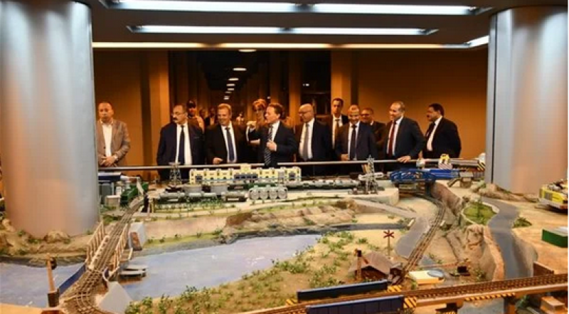 وزير النقل واللوجيستيك المغربي يزور محطة مصر ومتحف السكة الحديد