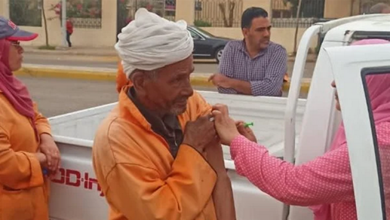 عمال شركة التجميل والنظافة