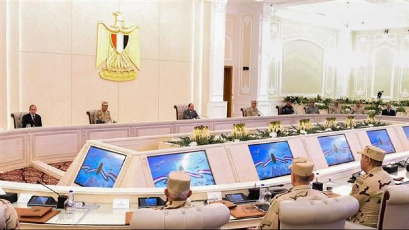 اجتماع الرئيس السيسي مع قادة القوات المسلحة