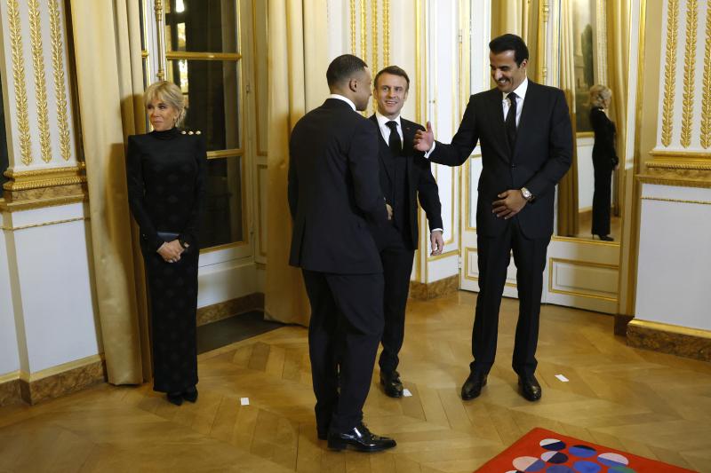 اجتماع مبابي برئيس فرنسا وأمير قطر