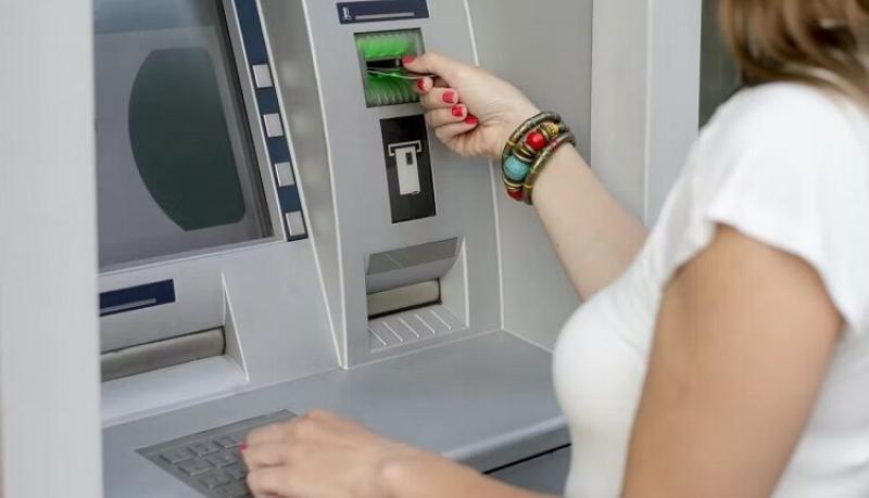 ماكينات ATM