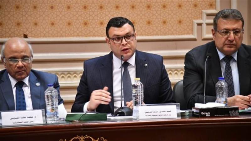 وزير الإسكان يطمئن المواطنين