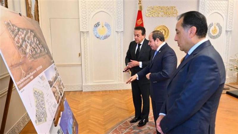 الرئيس السيسي مع رئيس الوزراء ووزير الصحة