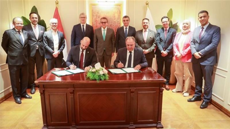 وزير الصحة يشهد توقيع بروتوكول تعاون مع «فيليبس»