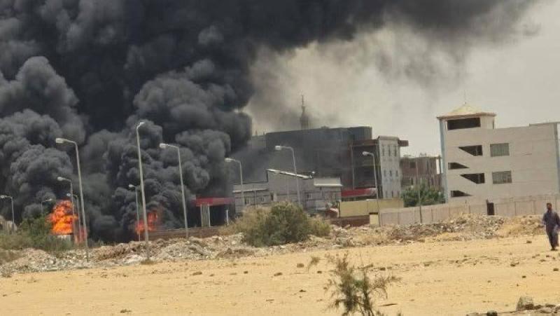  أصيب خلال محاولته إبعاد شاحنة مشتعلة 