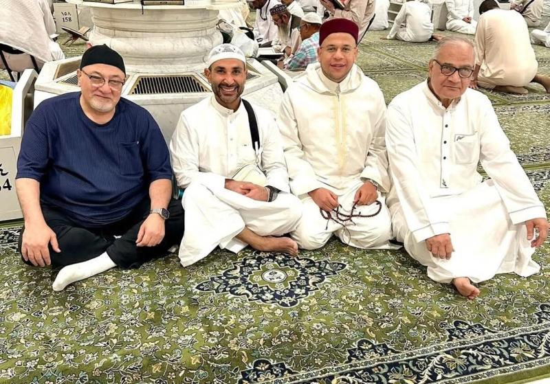 أحمد سعد أثناء تعلم القرآن بالحرم النبوي