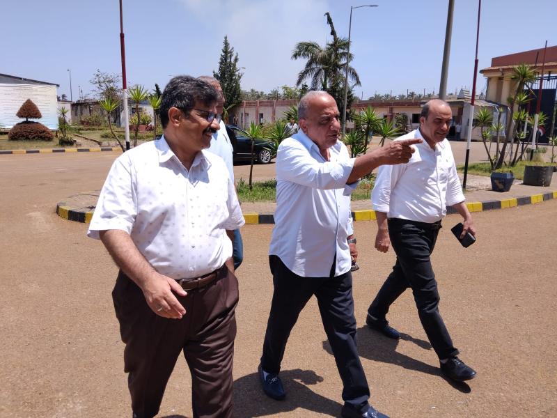 جانب من جولة وزير الكهرباء
