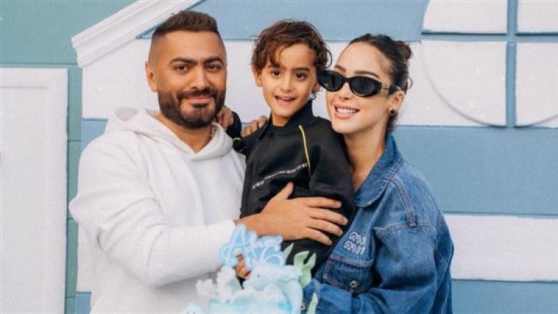 تامر حسني وابنه