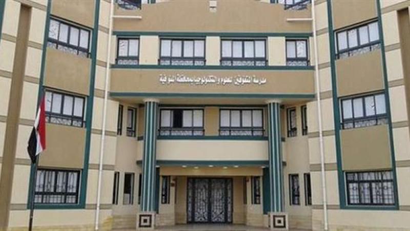 طلاب الثانوية بمدارس المتفوقين
