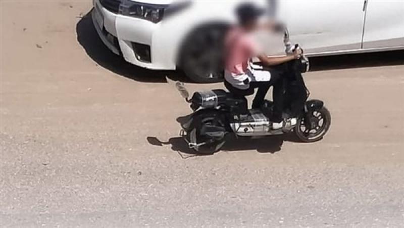 منع الإسكوتر الكهربائي من السير في شوارع الجيزة