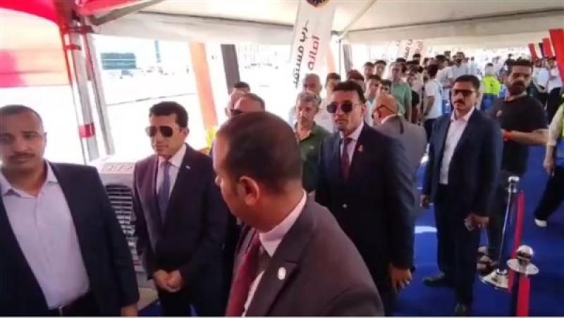 وزير الرياضة يدلي بصوته