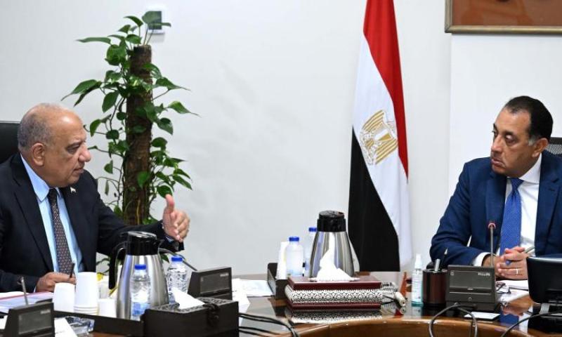 رئيس الوزراء ووزير الكهرباء