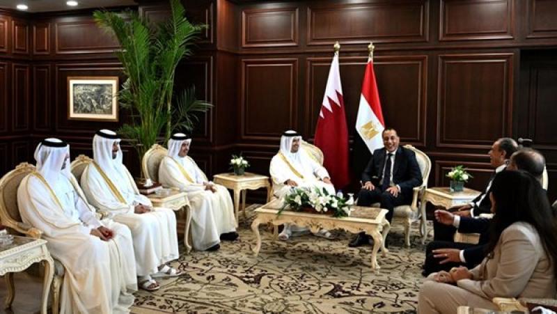 رئيس الوزراء خلال الاجتماع