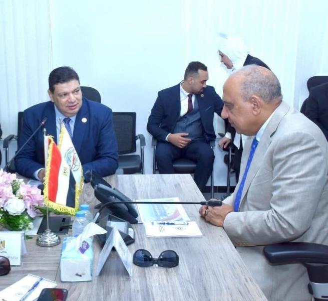 وزير الكهرباء وأمجد الوكيل
