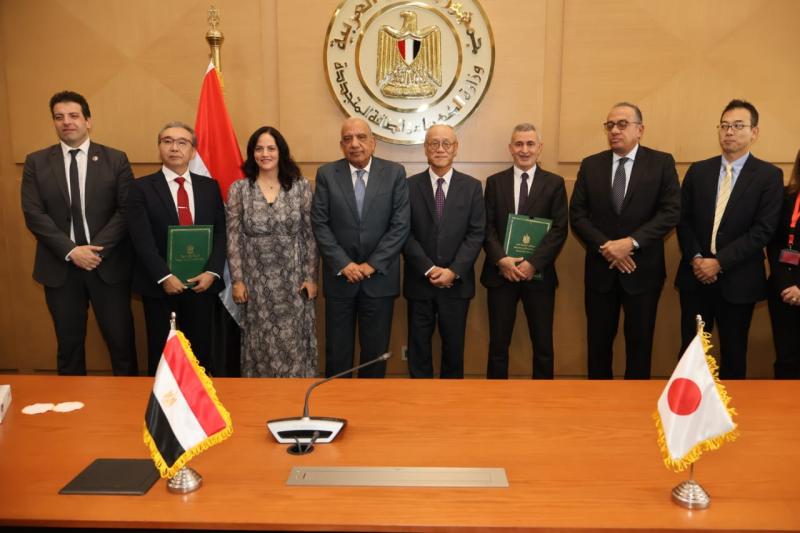 جانب من مراسم التوقيع