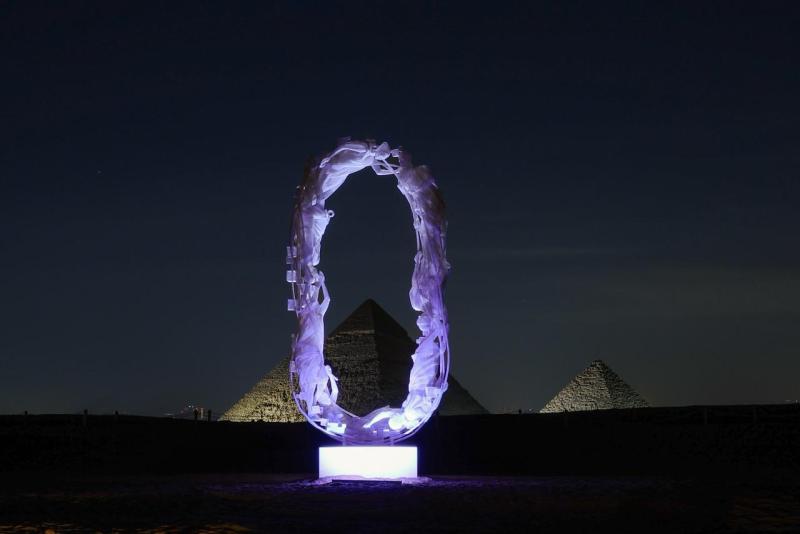 إضاءة معرض الأبد هو الآن