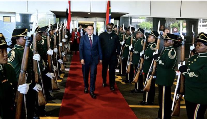 رئيس الوزراء يصل جوهانسبرج