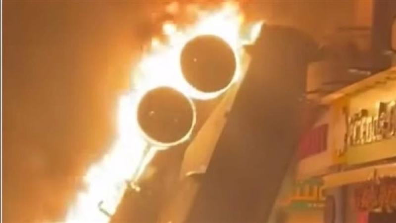 سقطت سيارة نقل من أعلى دائري الطالبية