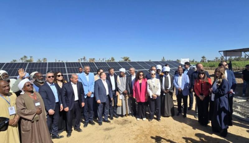  محافظ البنك المركزي ووزير الزراعة بأسوان