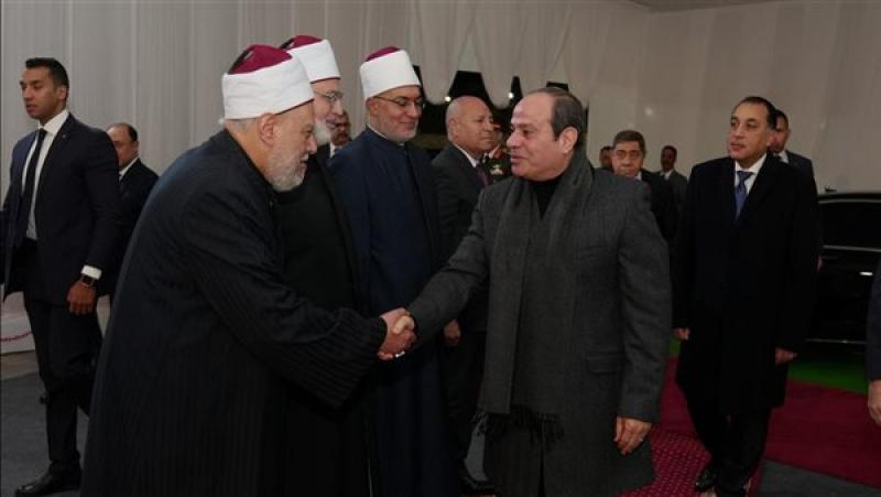 الرئيس السيسي يفتتح مسجد العزيز الحكيم بالمقطم