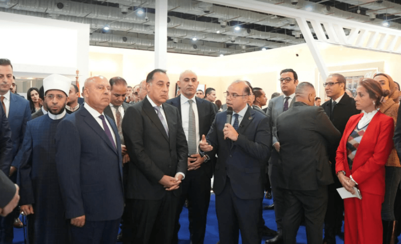  رئيس الوزراء يتفقد جناح هيئة الرقابة المالية