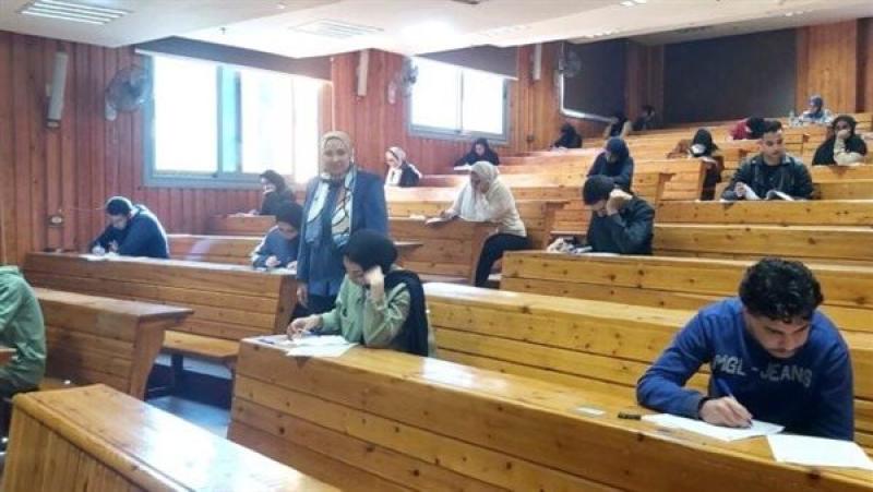 امتحانات الجامعات