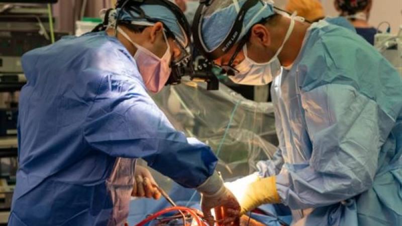 أول عملية قلب مفتوح بالتداخل المحدود