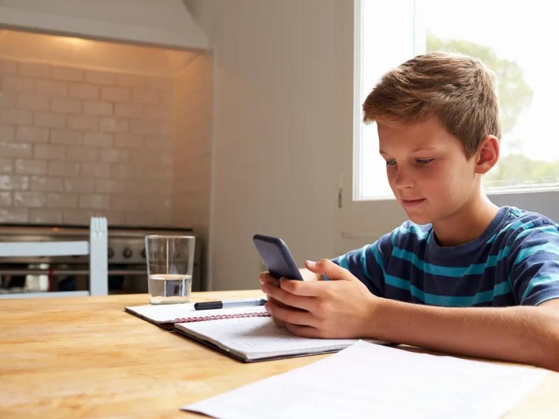 الهواتف والأطفال