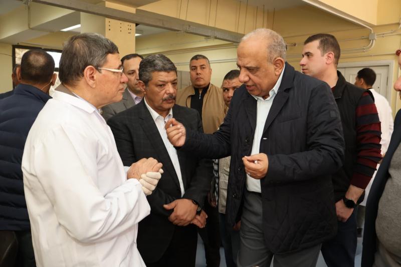 جانب من زيارة وزير الكهرباء