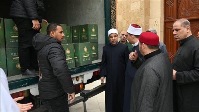 توزيع 1000 كرتونة مواد غذائية