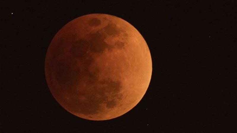 خسوف كلي للقمر