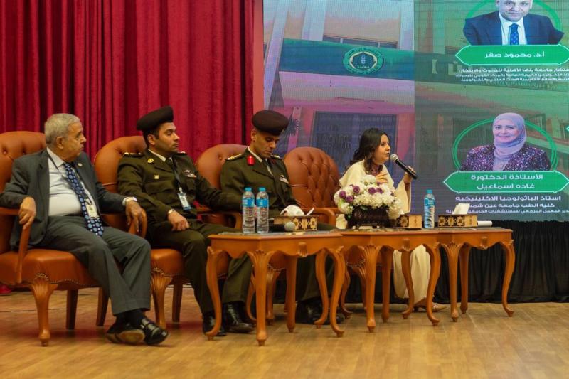 جانب من المؤتمر 