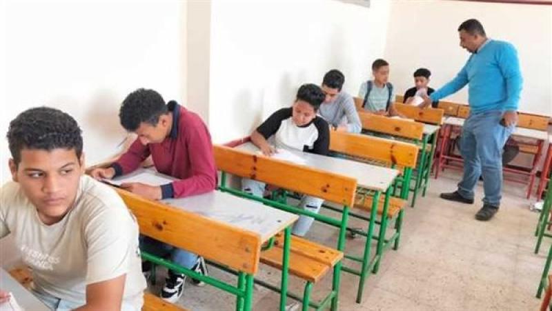 امتحانات صفوف النقل