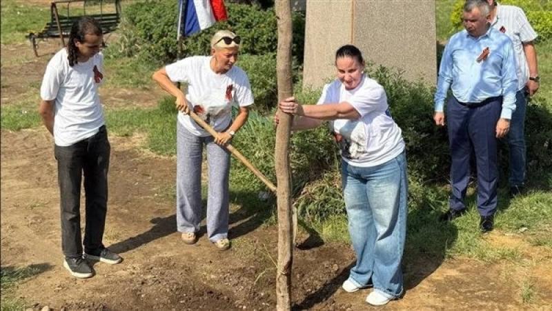 روسيا تزرع أشجار السلام بالقاهرة