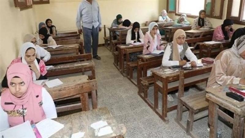 امتحانات الصف السادس الابتدائي