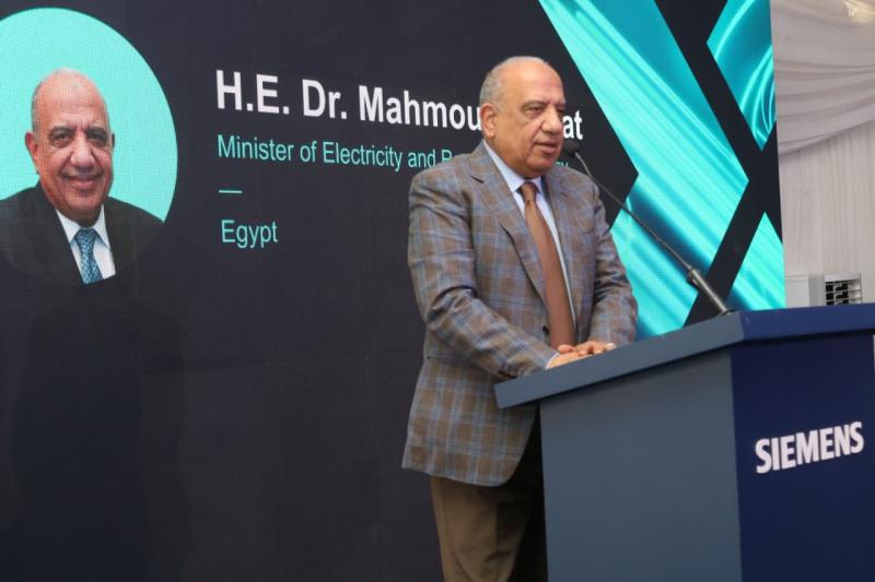 وزير الكهرباء